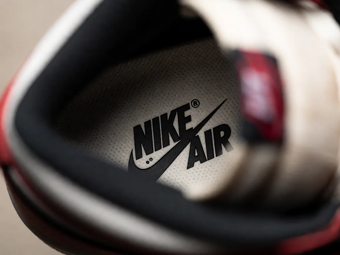NIKE AIR 刻印のクローズアップ